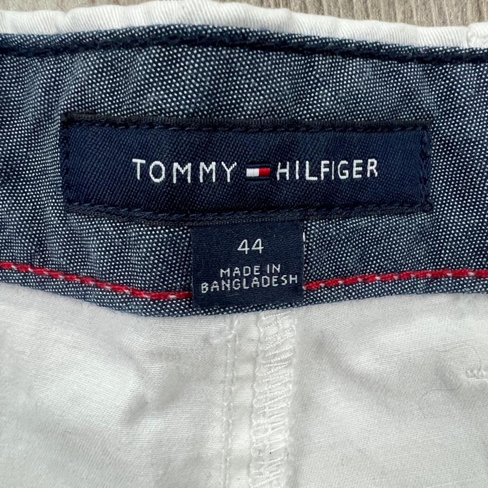 Tommy Hilfiger White Flat Front Shorts Men’s 44 Classic Fit - Picture 3 of 3